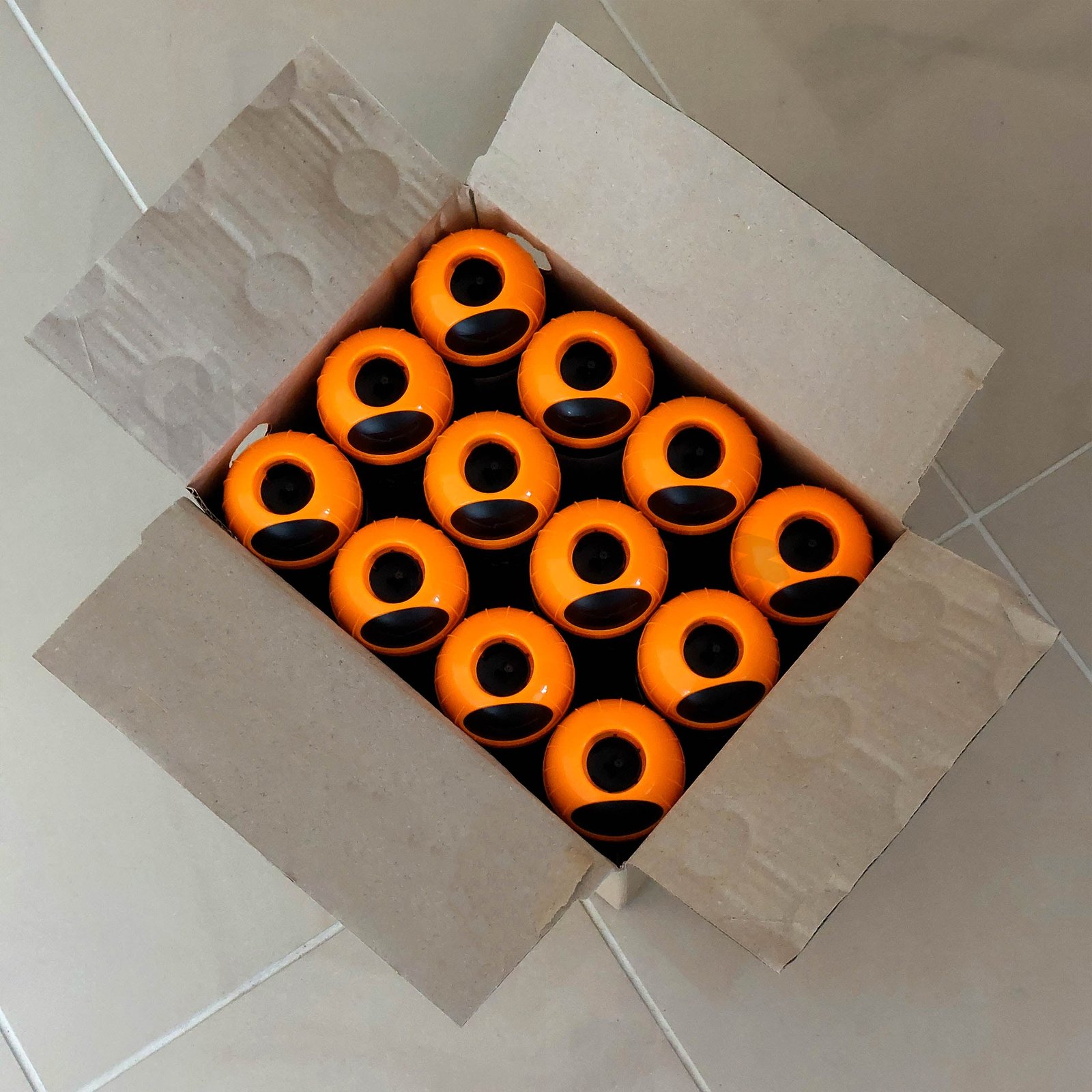 FARBA GEODEZYJNA SOPPEC TRACK MARKER FLUO POMARAŃCZOWA 12 SZT. - obrazek 3