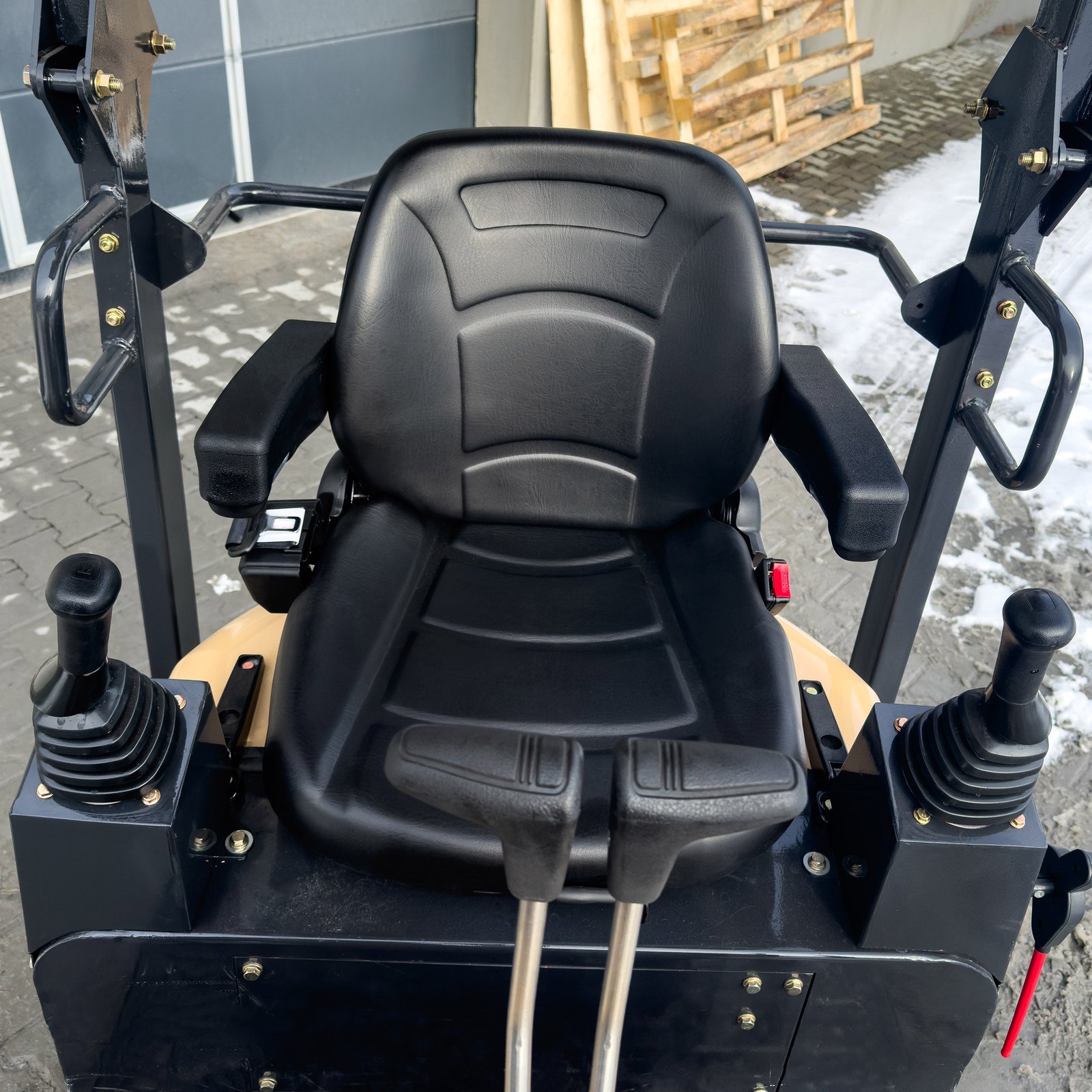 Minikoparka gąsienicowa MEYER EX12 (skrętne ramię + joystick) - obrazek 12