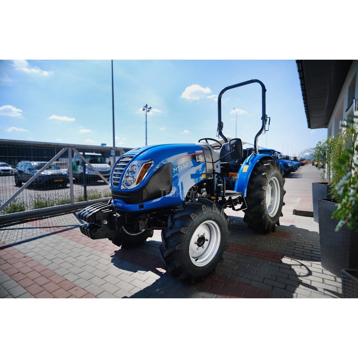 Tractor LS MT 3,50 HST 4X4 47 KM - obrazek 5